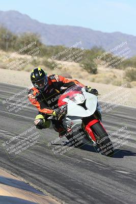 media/Dec-04-2025-Racers Edge (Thu) [[5ebc9f124d]]/3-B Group/3-Session 2 (Turn 7 Inside)/